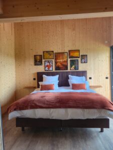Chambre orange des Gîtes aux Mélèzes de Xavier