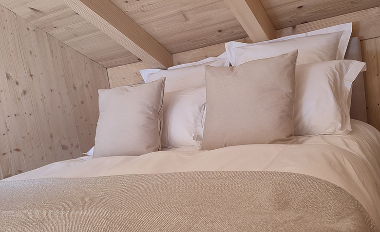 Chambre blanche des Gîtes aux Mélèzes de Xavier