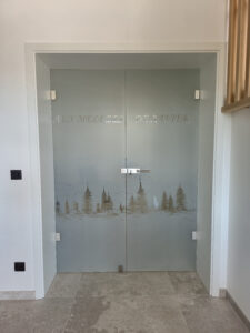 Porte en verre et sa vitrophanie
